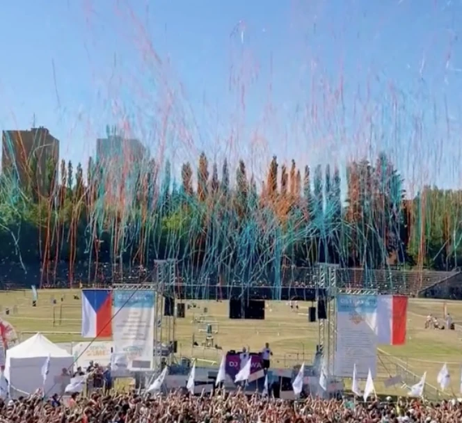 Konfetový ohňostroj - SCHOOL GAMES 2026 - Ostrava - Jih